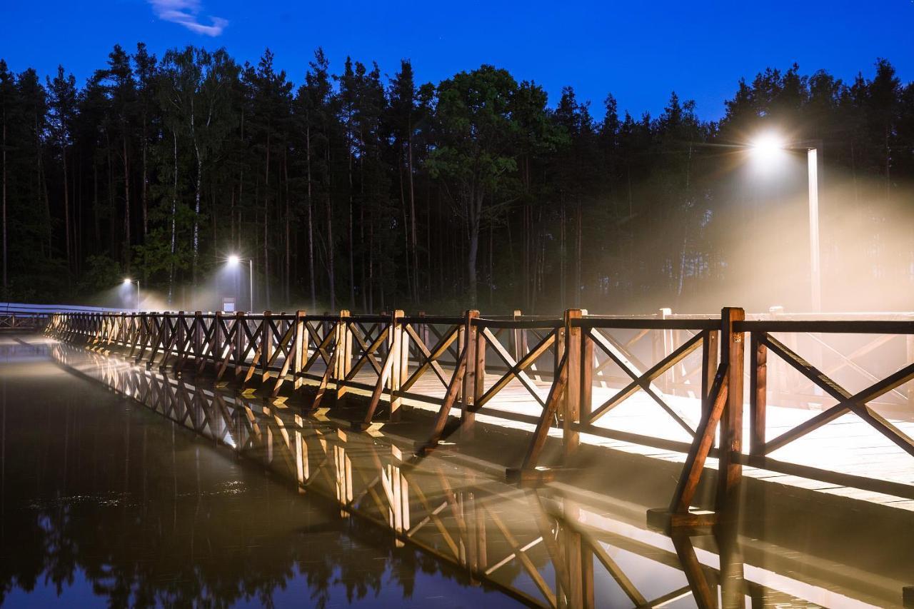 Debowy Dwor Hotell Ruda Rozaniecka Exteriör bild