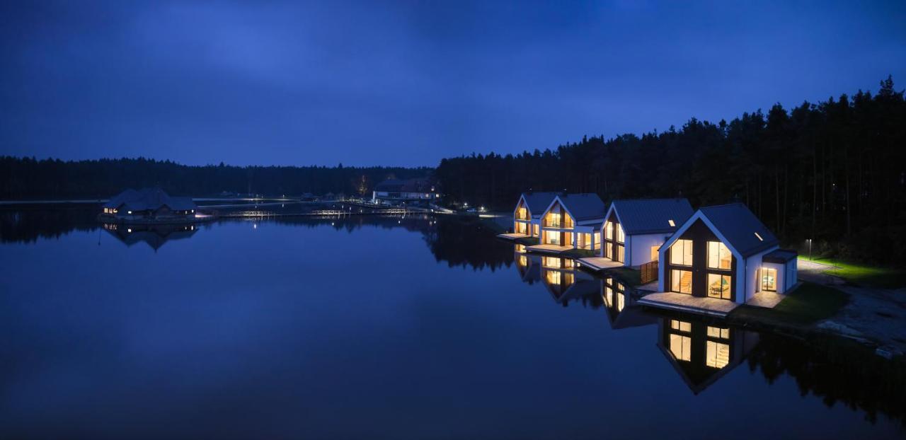 Debowy Dwor Hotell Ruda Rozaniecka Exteriör bild