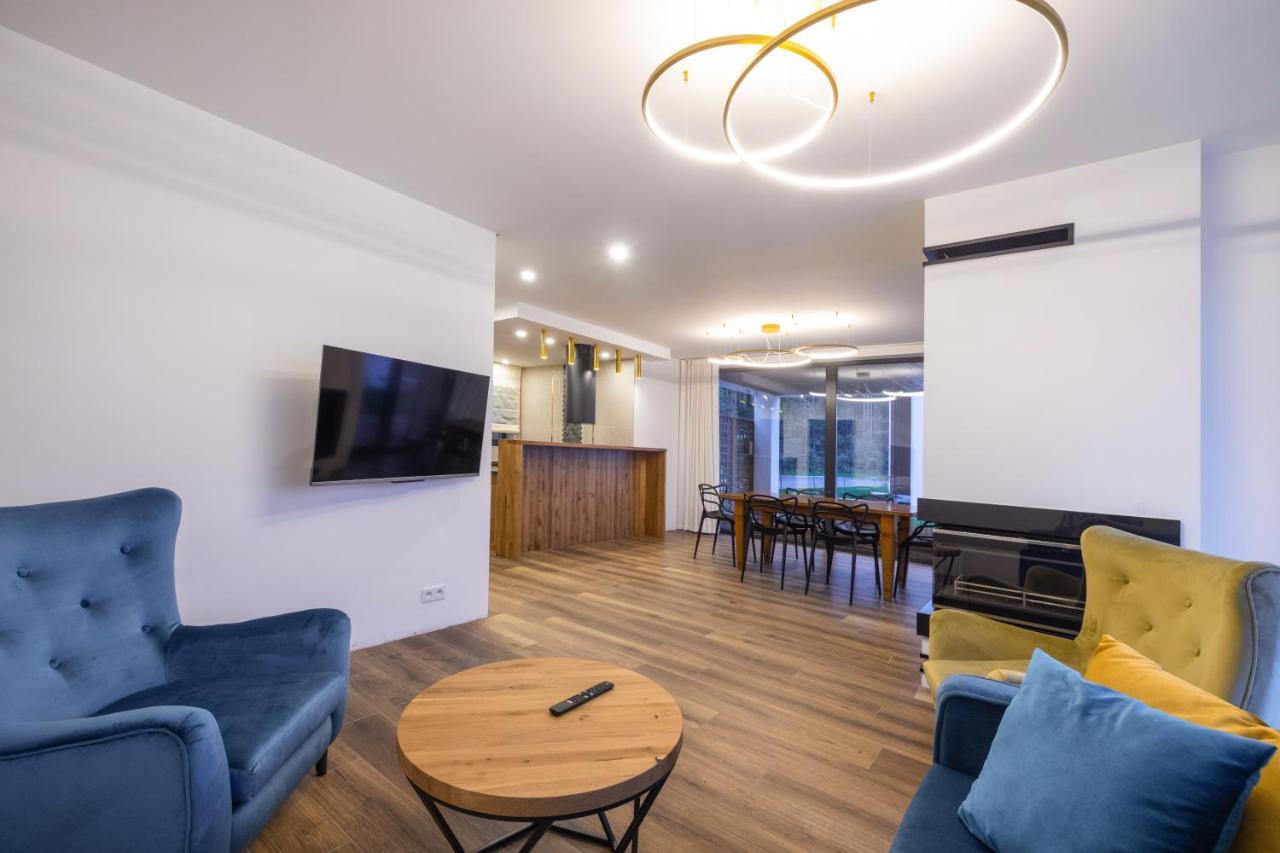 Debowy Dwor Hotell Ruda Rozaniecka Exteriör bild