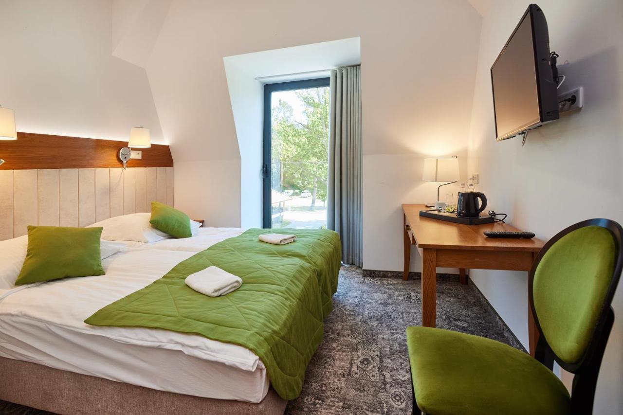 Debowy Dwor Hotell Ruda Rozaniecka Rum bild