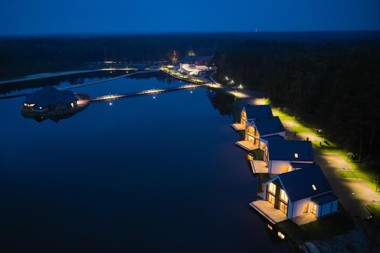 Debowy Dwor Hotell Ruda Rozaniecka Exteriör bild