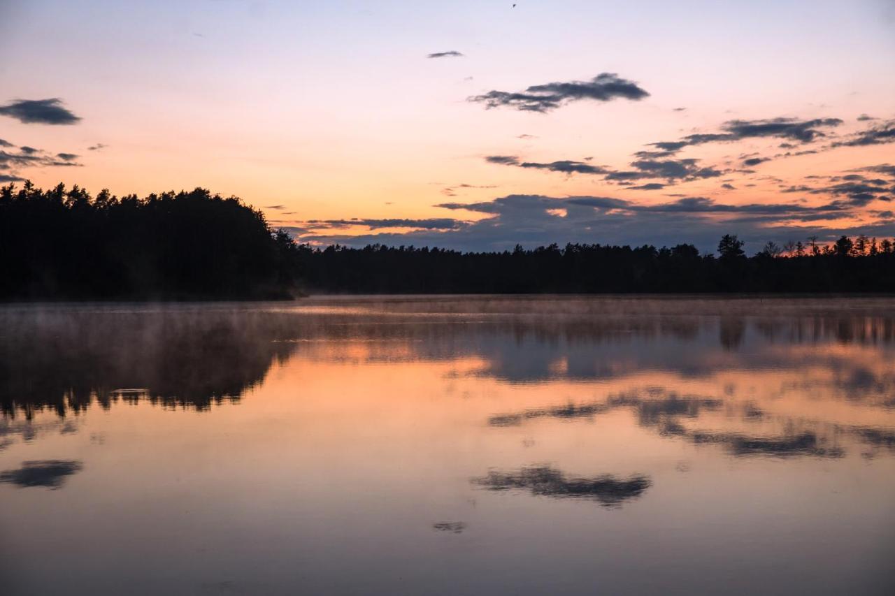 Debowy Dwor Hotell Ruda Rozaniecka Exteriör bild