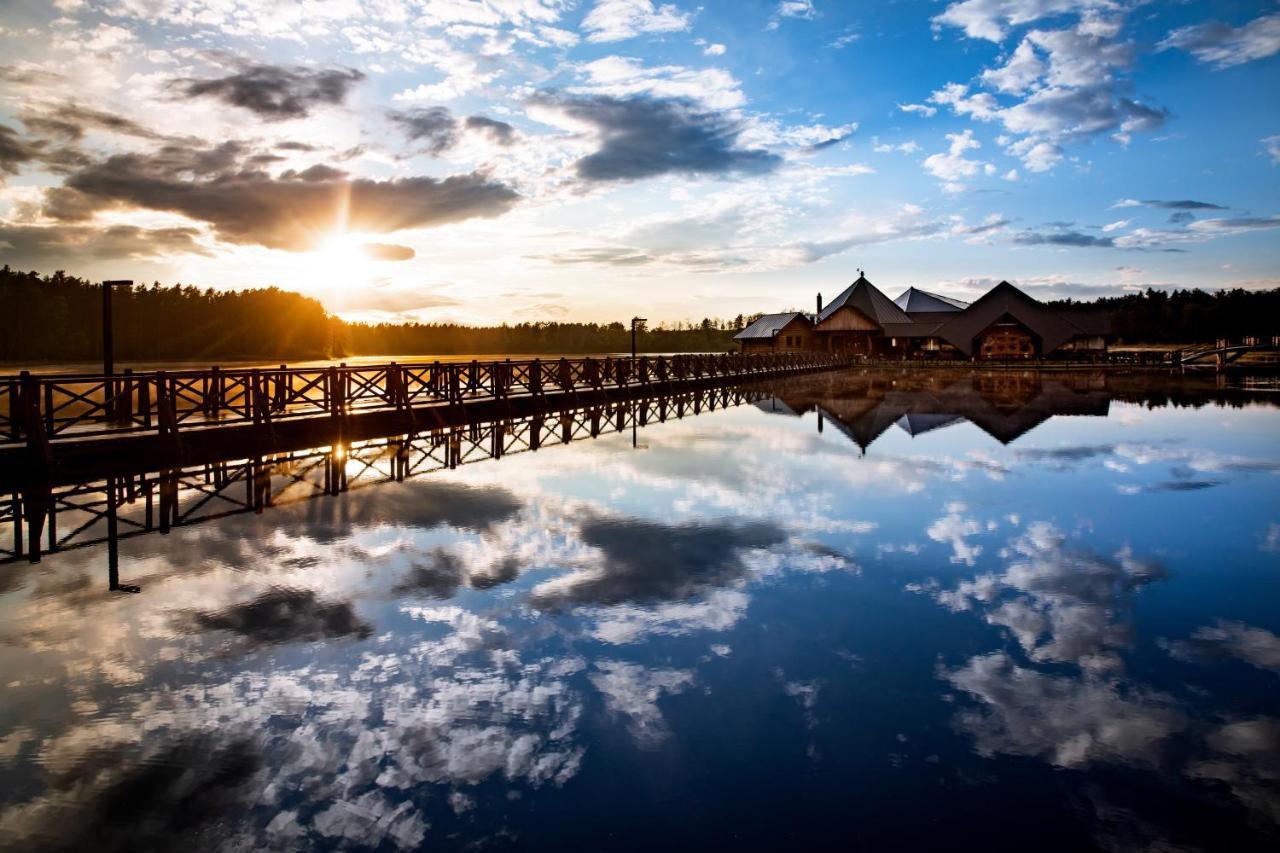 Debowy Dwor Hotell Ruda Rozaniecka Exteriör bild