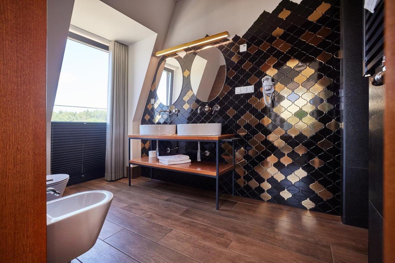 Debowy Dwor Hotell Ruda Rozaniecka Exteriör bild