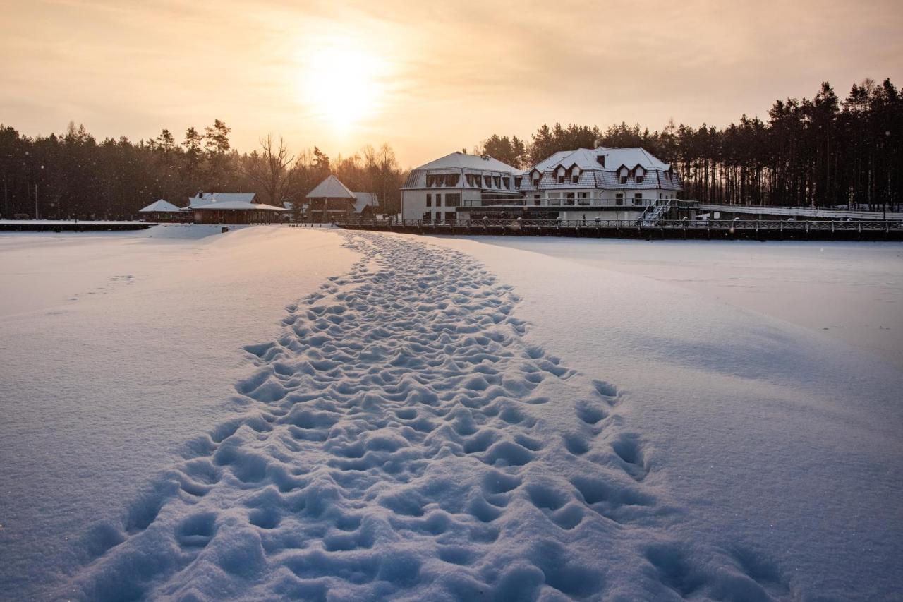 Debowy Dwor Hotell Ruda Rozaniecka Exteriör bild